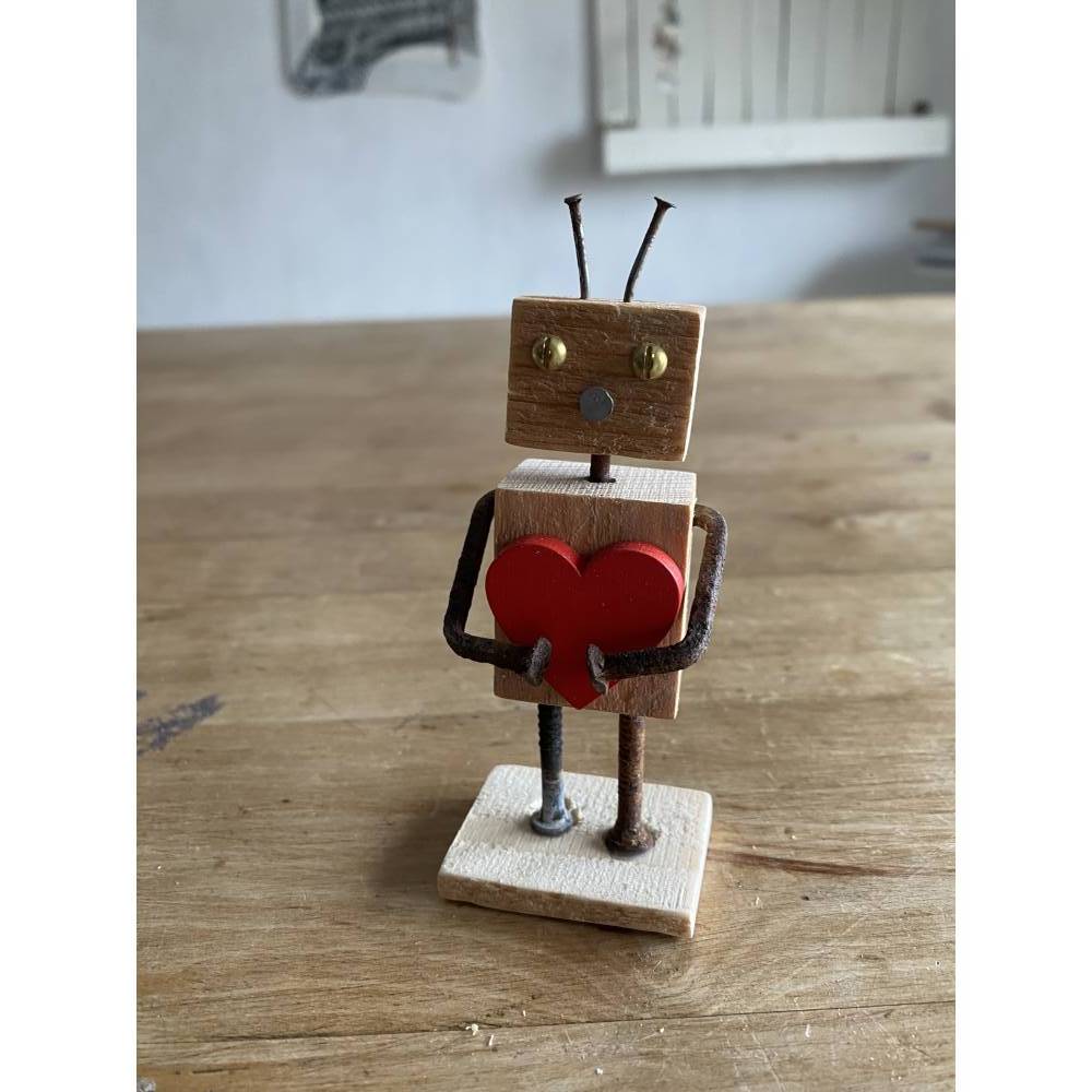 Kleine Holzfigur mit Herz, Geschenk, Mitbringsel für Liebende, Lieblingsmensch, Bild 8