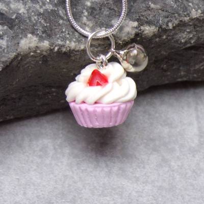 Erdbeer Cupcake Halskette – Kawaii Schmuck aus Polymer Clay, 925 Silber