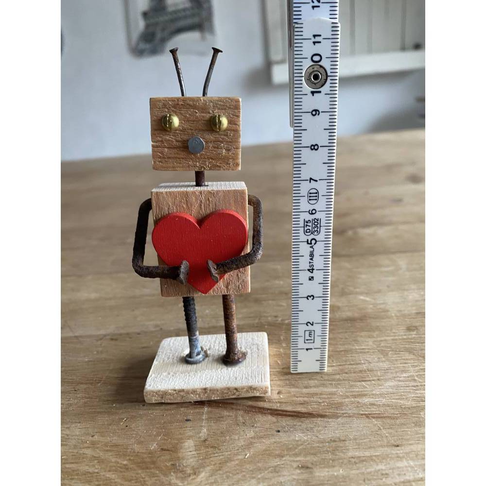 Kleine Holzfigur mit Herz, Geschenk, Mitbringsel für Liebende, Lieblingsmensch, Bild 6