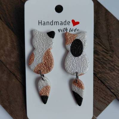 Katzenanhänger lang Modell Filli – Handgemachter Schmuck aus PolymerClay und Edelstahl