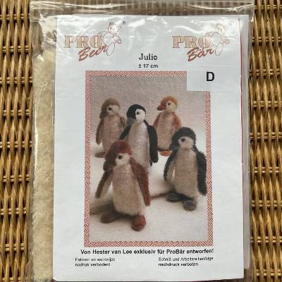Bastelpackung Pinguin Julio 17 cm, Schnittmuster mit Material und Anleitung, DIY