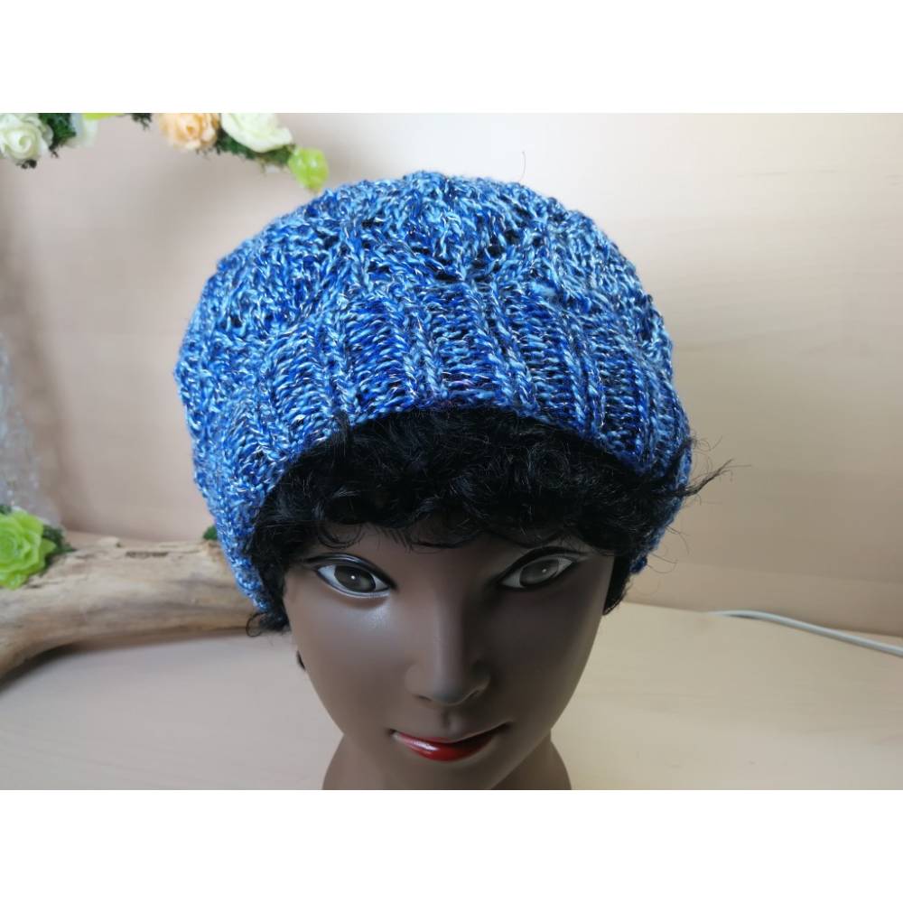 Blaue Beanie für Damen mit Ajourmuster – Stylische Mütze für Frühjahr & Herbst Bild 2