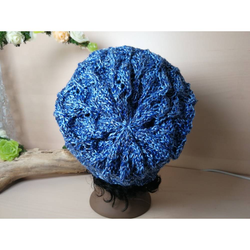 Blaue Beanie für Damen mit Ajourmuster – Stylische Mütze für Frühjahr & Herbst Bild 4