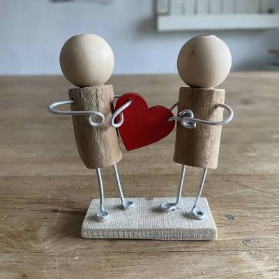 Hochzeits Figuren mit Herz, Holzfiguren, Liebes Geschenk
