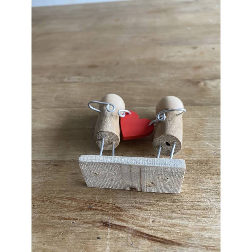 Hochzeits Figuren mit Herz, Holzfiguren, Liebes Geschenk Bild 6