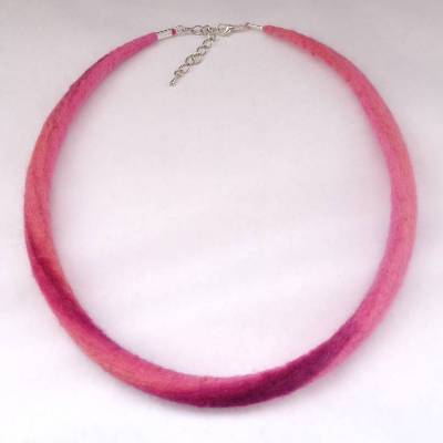 Halskette gefilzt und handgefärbt Gr.L 56cm, Filzschmuck, Wollschmuck, Naturschmuck, altrosa, rosa, violett, Geschenk