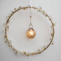 Suncatcher Reif, mit Glasperlen und 3 cm Prismakuge in gold/klarl