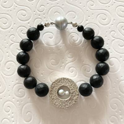 Armband Onyx schwarz matt facettiert, 20 cm lang, mit Magnetverschluss, Edelsteinarmband, Geschenk Frau Mann