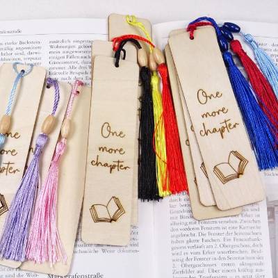 SET 3 Lesezeichen Holz mit Gravur, One more chapter, Buch Bücher, Quaste viele Farben, made by BuntMixxDESIGN 