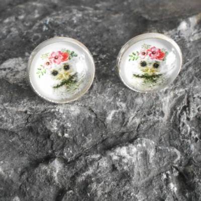 Niedliche Eulenkinder Ohrstecker – Cabochon Eule mit Blumen, Edelstahl, 15 mm
