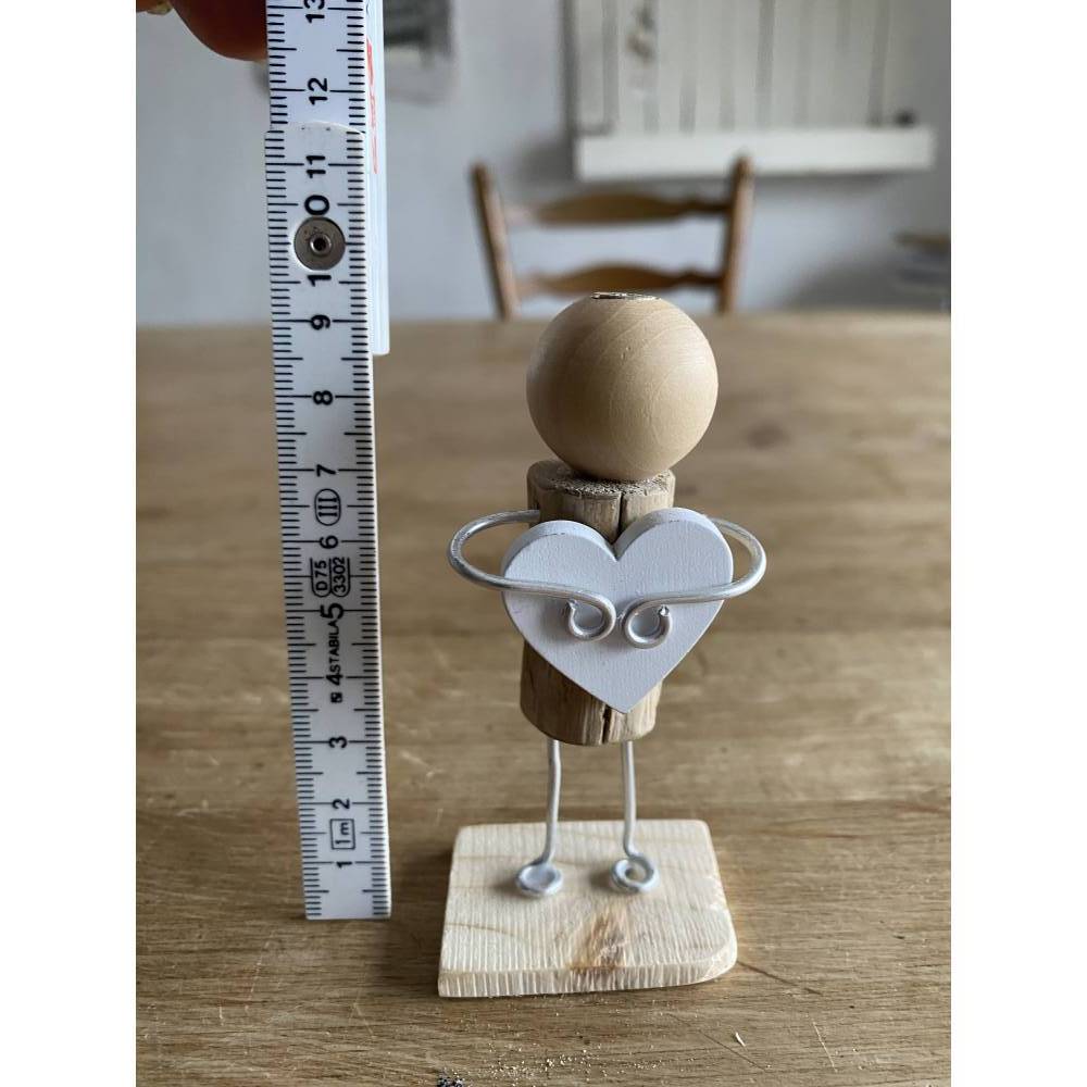Figur mit Herz, Geschenk für liebe Freunde, kleines Mitbringsel, Holzfiguren Bild 5