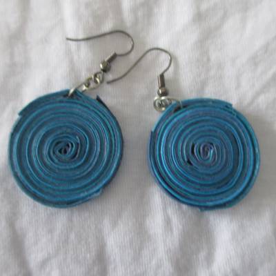 Einzigartige Ohrringe aus Papier