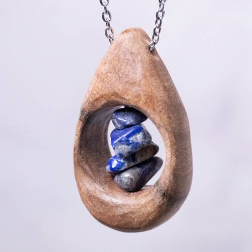 Herz des Ozeans - Holzkette mit LapisLazuli