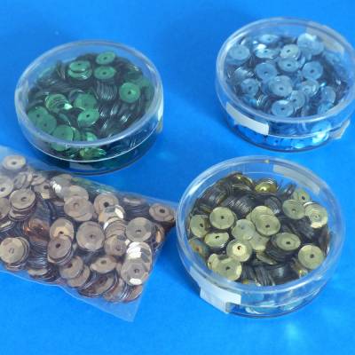 kleines Set Pailletten, gewölbt, verschiedene Farben, Sortiment, Paillettenmix, Paillettenset zum Aufnähen, DIY-Projekte
