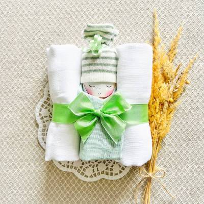 Windelbaby hellgrün zur Geburt – personalisierbares Geschenk mit Name