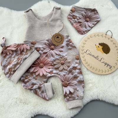 Handgemachtes Baby Set (Strampler, Mütze & Halstuch) – weich, bequem & perfekt als Geschenk