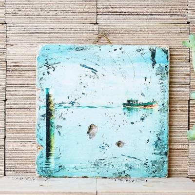Fischkutter auf Sylt – Vintage Travertin Fliese 10x10 cm zum Hängen | Shabby Chic | Wanddeko Nordsee