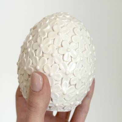 Blümchen Osterei - Dekofigur zu Ostern - aus Jesmonite gegossen
