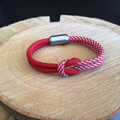 Knotenarmband aus Paracord mit Edelstahl-Magnetverschluss