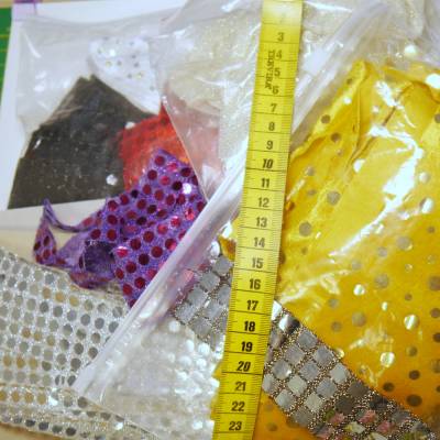 Konvolut Paillettenbänder & Stoffstreifen bunt gemischt