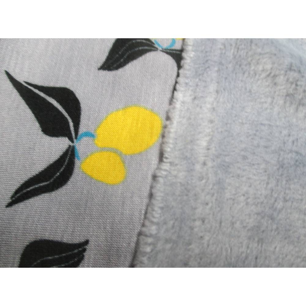 Rest:1,40m x 1,55m Alpenfleece Kuschel Sweat Zitrone hellgrau Bild 5