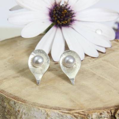 Ohrstecker Rhea, Silber 925/- mit grauer Süßwasserperle