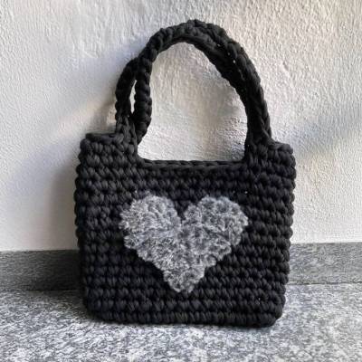 Taschen Shopper My black Valentine gehäkelt mit Herz Unikat Schwarz Grau