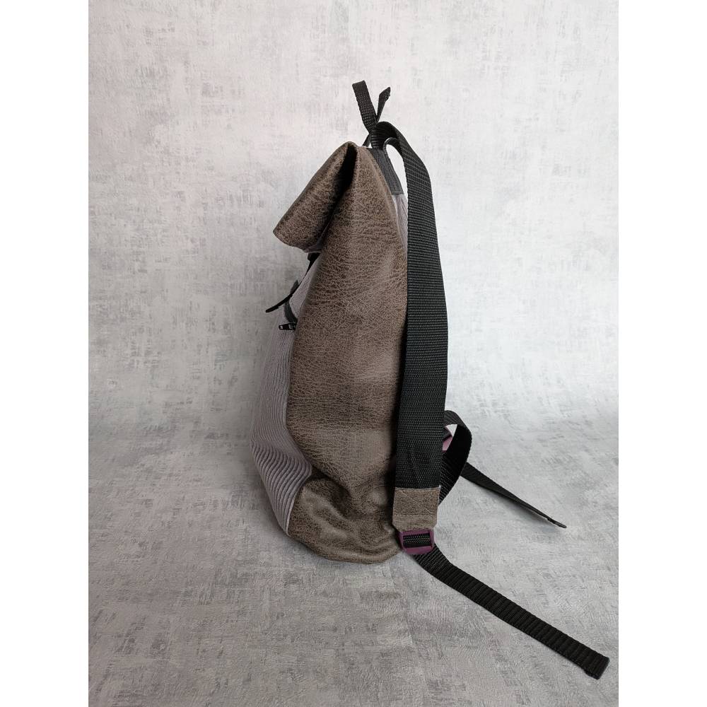 Rolltop Rucksack aus Cord und Kunstleder Bild 2