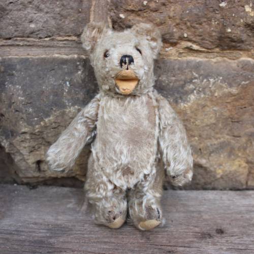 alter shabby Teddy mit Quitsch Stimme / Steiff oder Hermann Zotty / Stofftier ohne IDs 50er 60er Jahre