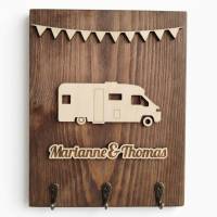 Personalisiertes Schlüsselbrett, Geschenk für Camper aus Massivholz mit Wunschtext, Wohnmobil Wohnwagen