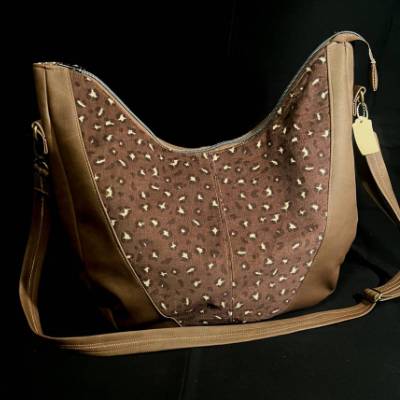 Leo-Liebe -große Umhängetasche aus robustem Kunstleder in braun und Feincord mit Leomuster