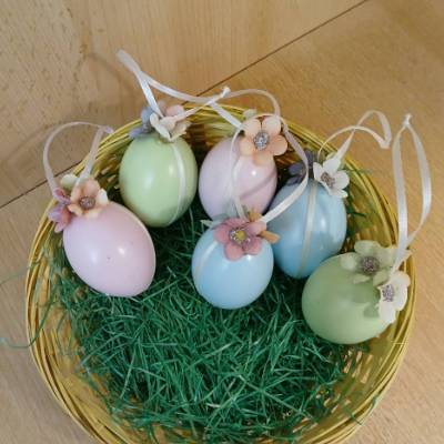 Handgemachte Ostereier 6er Set, pastellfarbene Ostereier mit Blüten und Satinband, Osterdeko zum aufhängen, Osterschmuck
