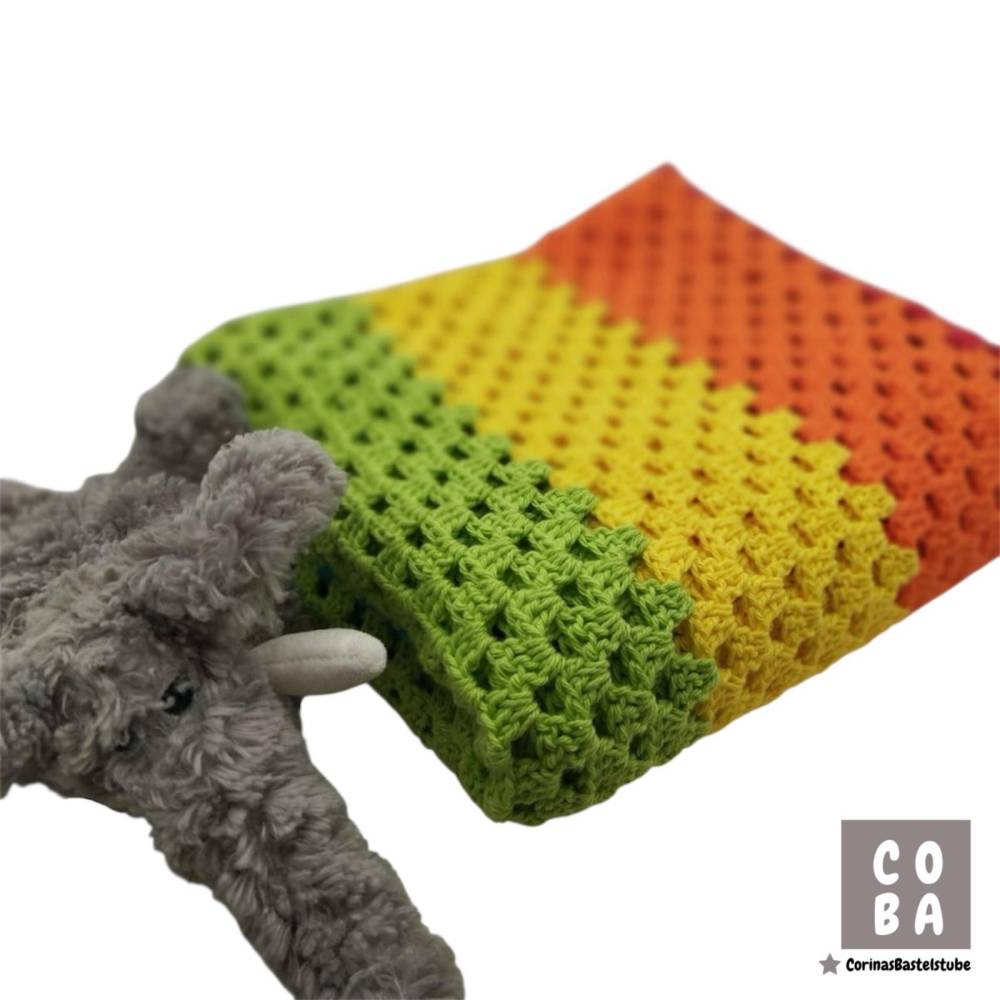 Babydecke gehäkelt aus 100 % Baumwolle – Regenbogen – perfektes Geburtsgeschenk – weich & liebevoll Bild 3