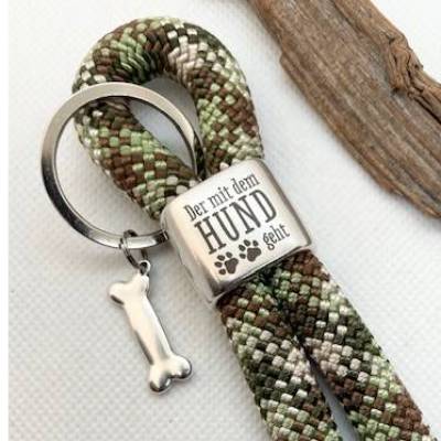 Schlüsselanhänger aus Segelseil/Segeltau, Zwischenstück: "Der mit dem Hund geht", oliv/braun/beige