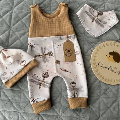 Handgemachtes Baby Set (Strampler, Mütze & Halstuch) – weich, bequem & perfekt als Geschenk