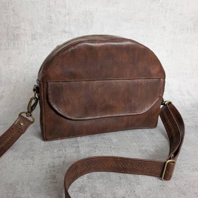 Handtasche aus Kunstleder – Vintage-Look mit Elefanten Zipper