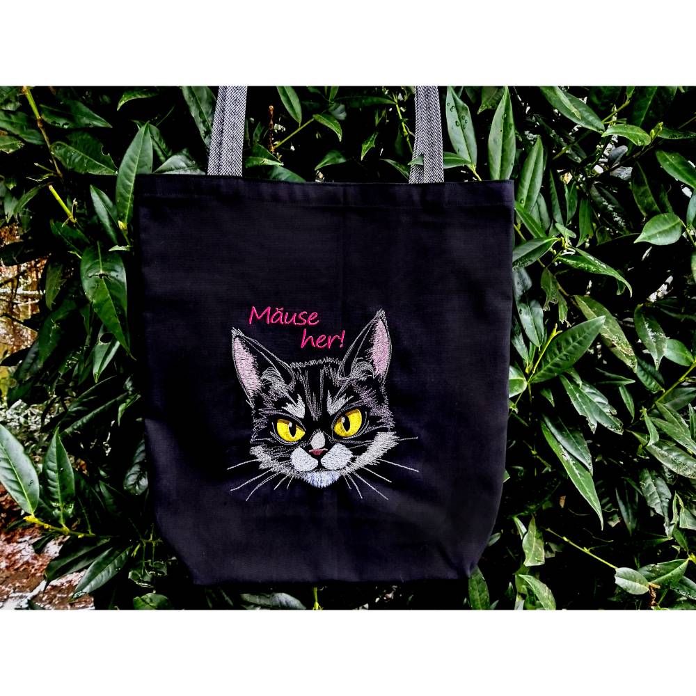 Katzengesicht Grumpy Lichteffekt Stickdatei 10x10cm – Perfekt für schwarze Stoffe Bild 3
