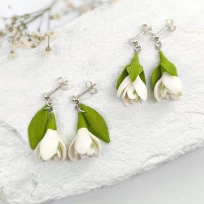 Schneeglöckchen Ohrstecker aus Polymer Clay Sterlingsilber Ohrsteckern, hängende weiße Blumen