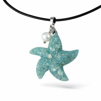 Strandzauber Seestern-Anhänger aus Meersand & Harz mit Süßwasserperle | Edelstahlöse | Lederkette 45+5 cm
