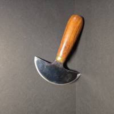 Kleines Halbmondmesser – Schärfmesser Rundkopfmesser Beveler für Lederarbeiten, Klingenbreite ca. 110mm