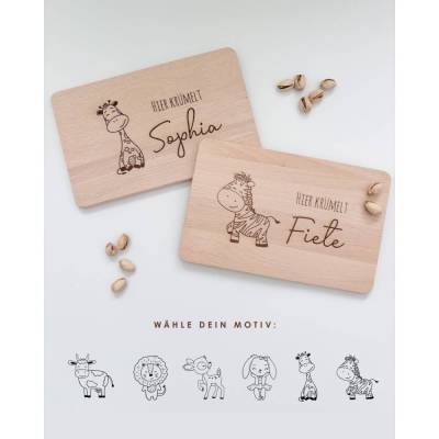 Personalisiertes Frühstücksbrett aus Holz für Kinder – „Hier krümelt …“ mit Name & Tiermotiv