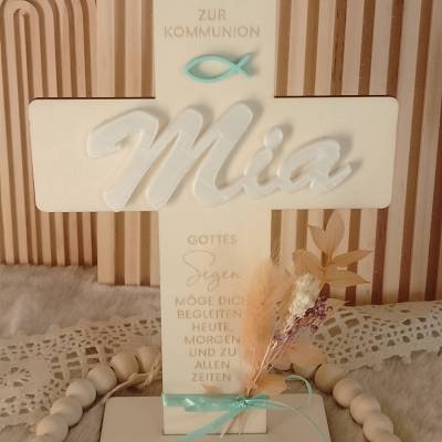 Holzkreuz mit Namen für Erstkommunion