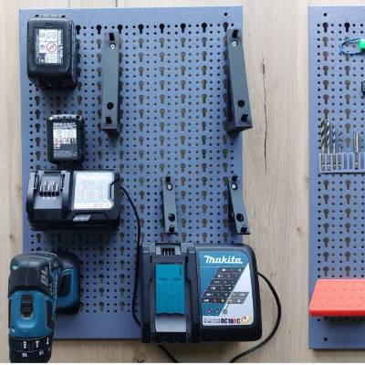 Halter / für Akku Ladegerät Maschine Bit Bohrer an Lochwand / Pegboard / Lochplatte / Lochblech