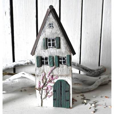 Rustikales Holzhaus aus Altholz – wetterfeste Gartendeko & Wohndeko handbemalt, Unikat,