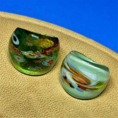 Ringe, Glasringe grün, 2 verschiedene Designs, Größe 14
