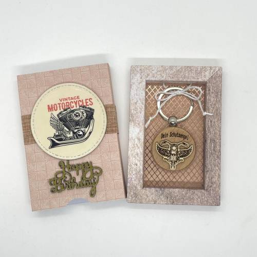 Schlüsselanhänger personalisiert Holz Motorrad – Geschenkbox – Lasergraviert – Unikat für Biker