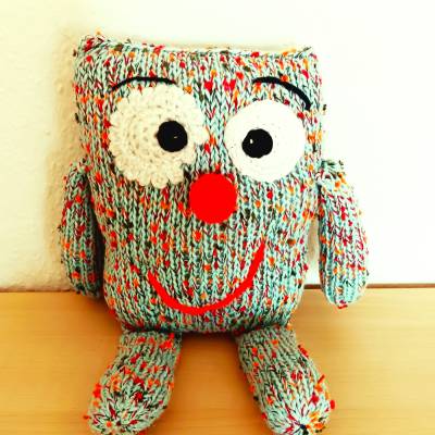 Monster Kuschelmonster gestricktes Amigurumi 28 cm