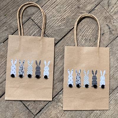 Papiertüten mit Osterhasenmotiv