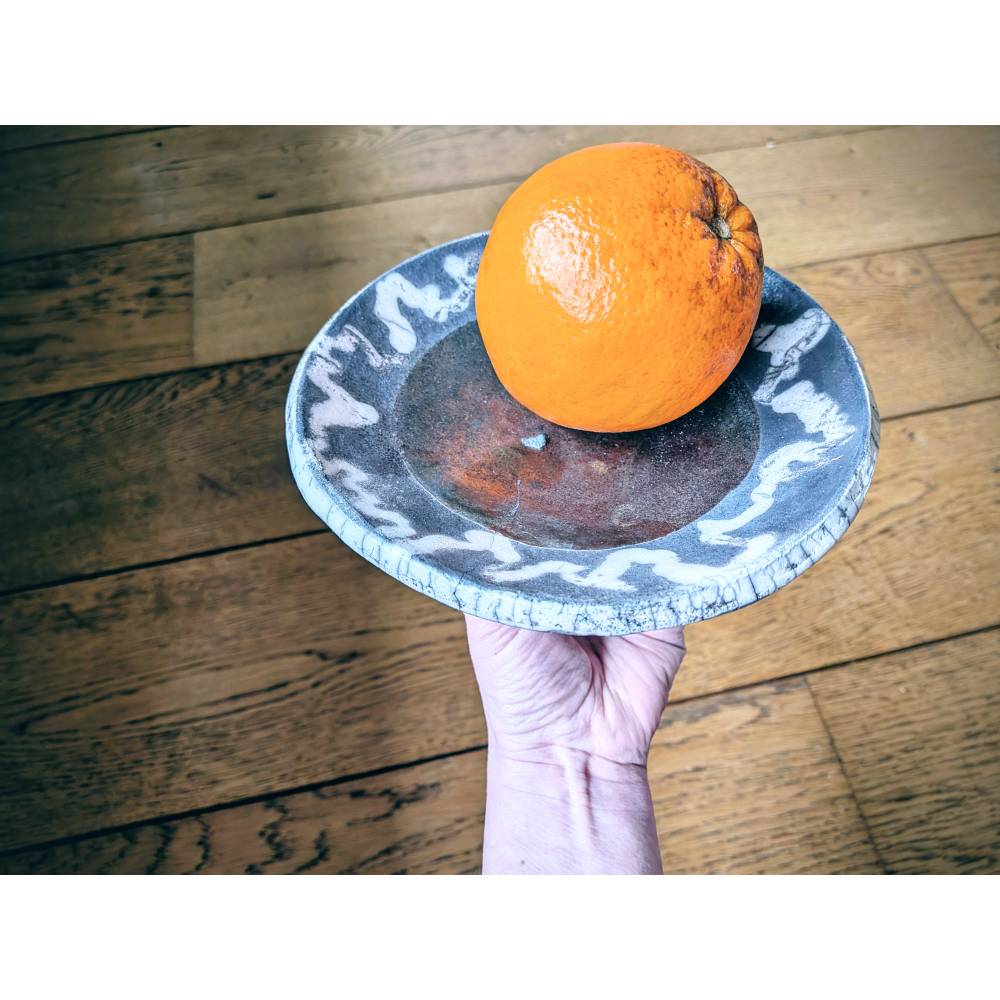 Raku Keramik Schale – Handgefertigte Unikatschale im Rakubrandverfahren Bild 2