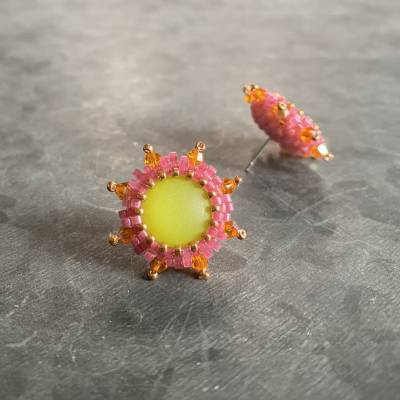 Handgefertigte Statement-Ohrstecker „Frühlingserwachen“ – Grün & Rosé